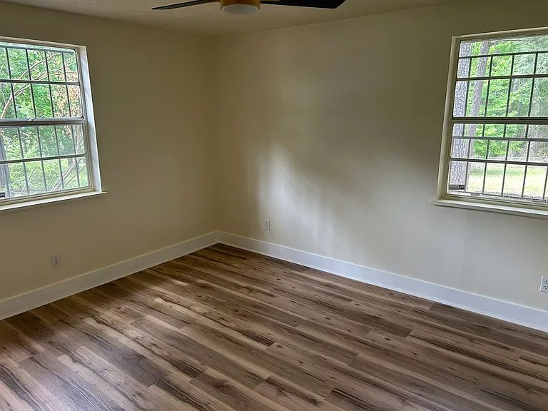 2342 Lake Ave — Photo 3