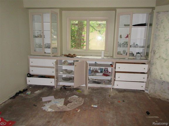 3rd image of 1001 Copeman Blvd