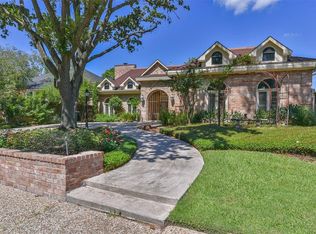 11738 Riverview Dr, Houston, TX 77077