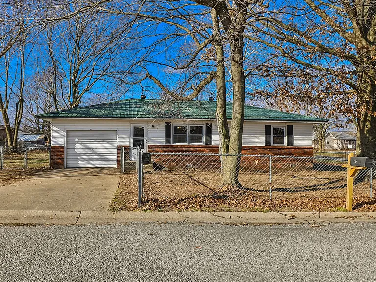 101 Norma St — Photo 2