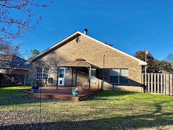 3rd image of 502 Country Club Dr