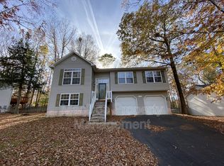 1112 Oakland Dr, King George, VA 22485