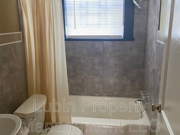 5th image of 361 Jacklyn Ave