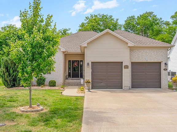 4th image of 390 Irish Cir