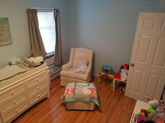2nd image of 368 Burritt St