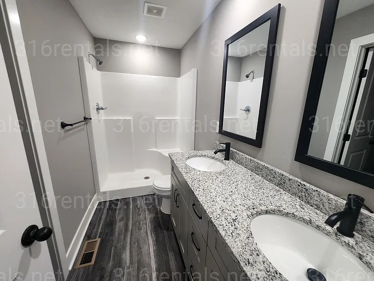 5267 N Toben Ct — Photo 8