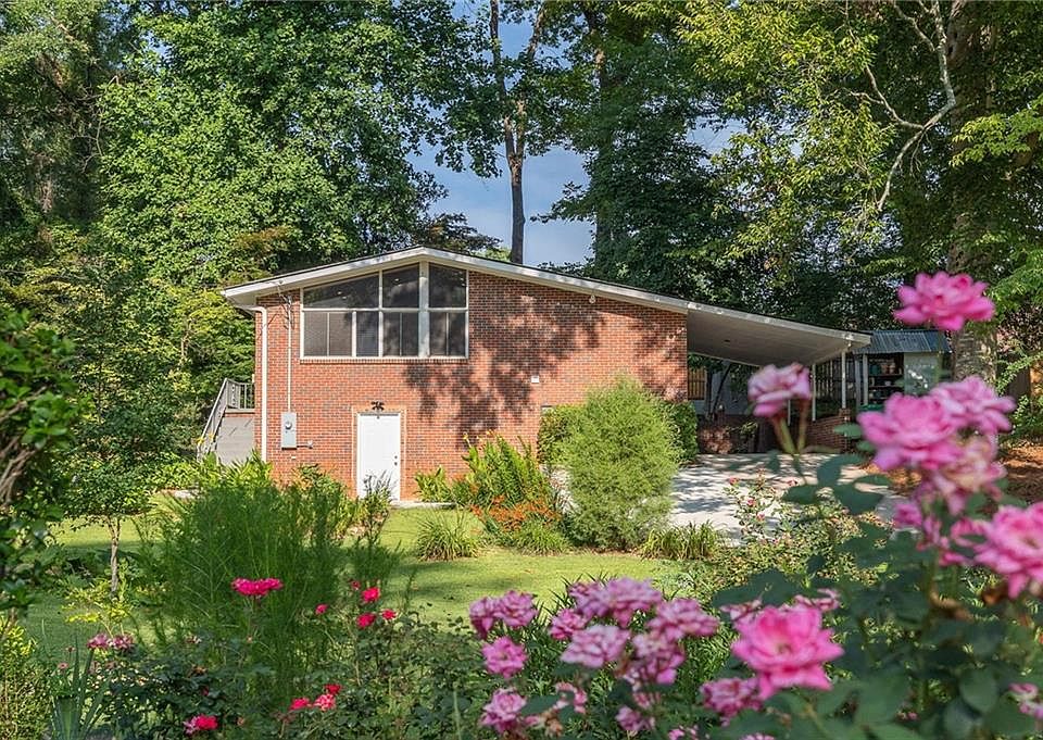 1st image of 2988 Vine Cir