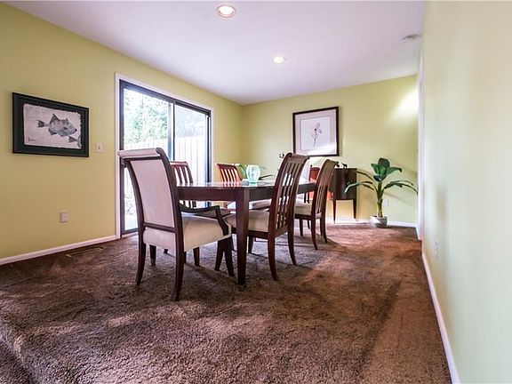 2nd image of 407-30 Meadowview Dr
