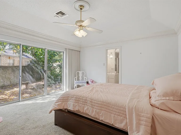 321 Champions Colony St #III — Photo 9