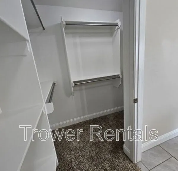 1021 E 90th Ct — Photo 45