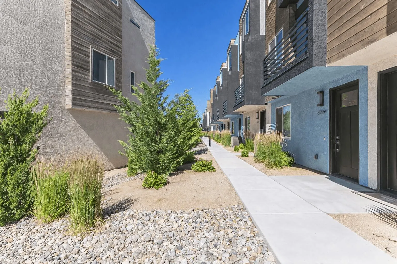 Summit Ridge Townhomes — Photo 2