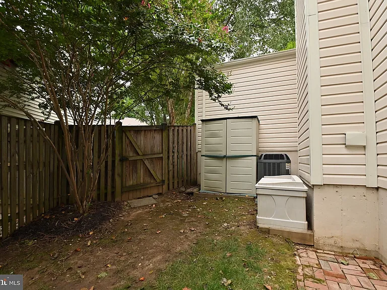 10048 Wood Sorrels Ln — Photo 39