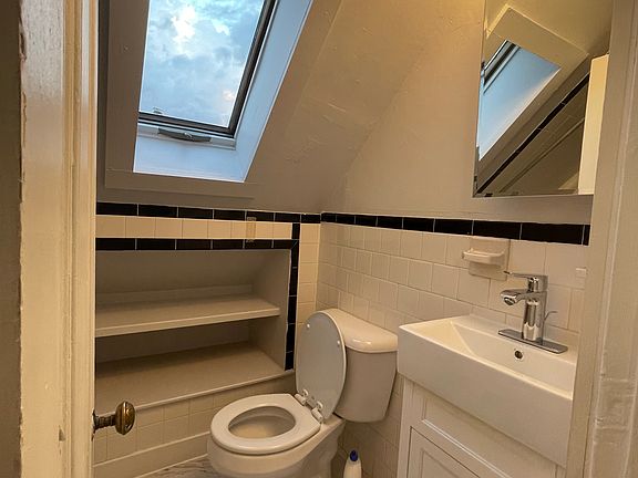 5th image of 337 Centre St Floor 3