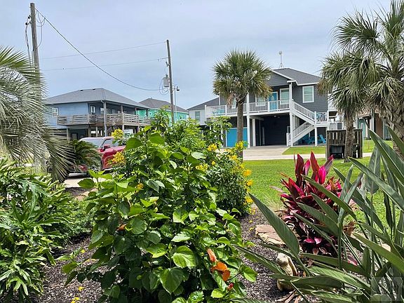 3rd image of 907 Tidelands Dr