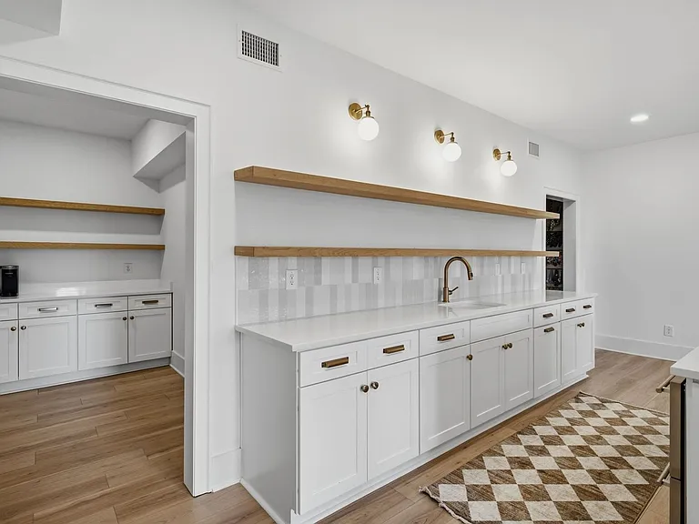 7628 Delancey Dr — Photo 29