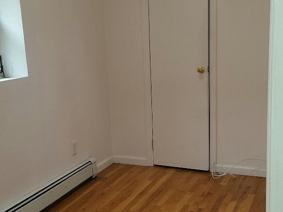 4th image of 404 E 118th St #2
