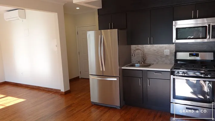 Rented by Grand & Co. | media 21