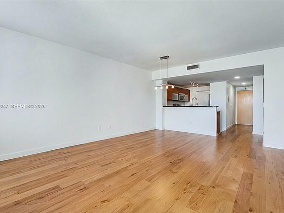 4th image of 253 NE 2nd St APT 1007