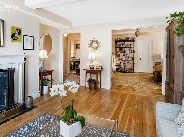 444 E 52nd St APT 4F, New York, NY 10022