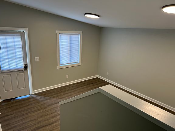 5th image of 529 Main St #1