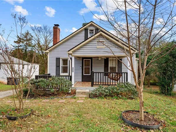 201 Hedgecock Ave, Winston Salem, NC 27104