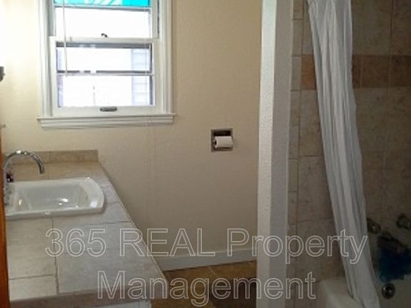 4th image of 2201 11th St #1