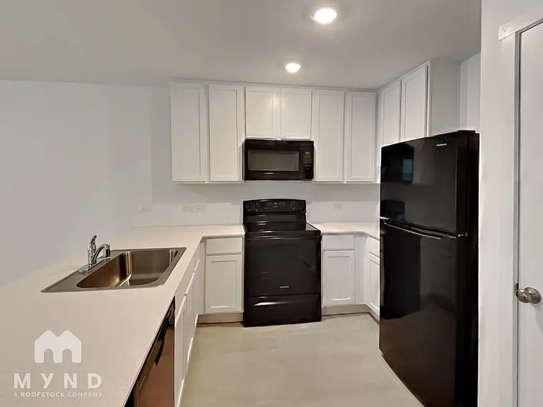 1262 Basswood Dr — Photo 7