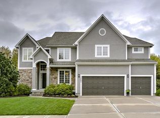 12095 S Sunray Dr, Olathe, KS 66061