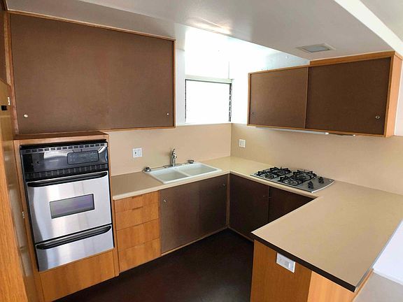 4th image of 6847 Radford Ave #5