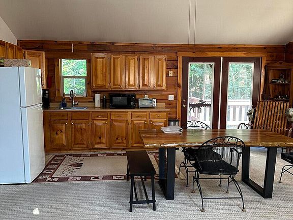 4th image of 48 Lakeview Dr