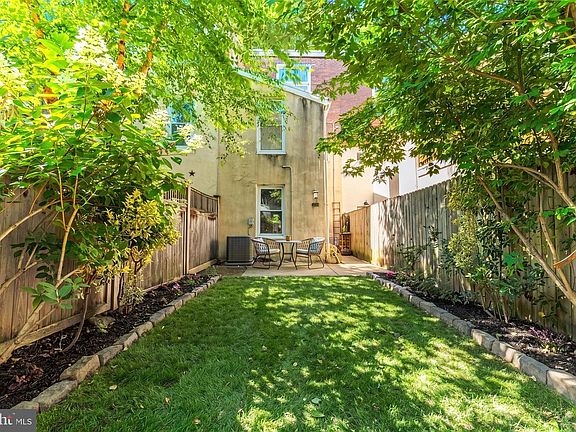 3rd image of 623 Lombard St
