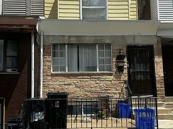 2511 Bonnaffon St, Philadelphia, PA 19142