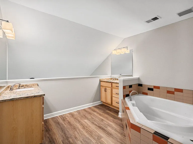 1319 Vintage Pl — Photo 10