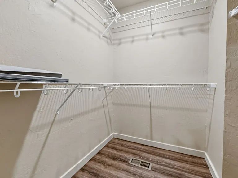 1420 S Treetop Ct — Photo 22