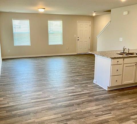 4th image of 2260 Cranberry Way #2260