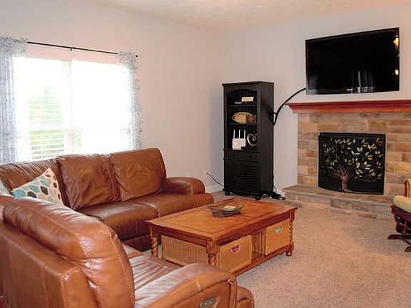 3rd image of 779 Longbrook Dr