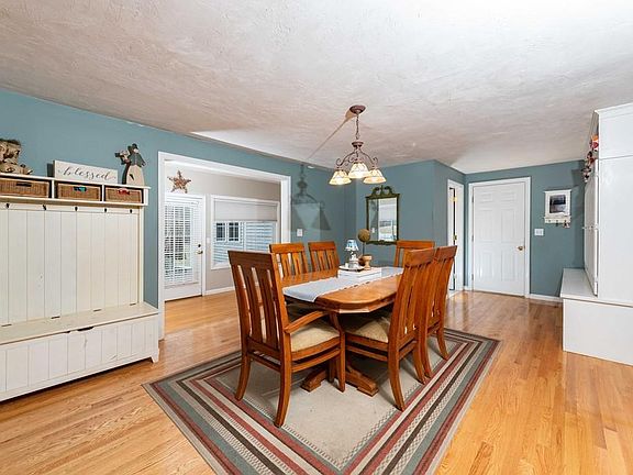 4th image of 28 Plymouth St