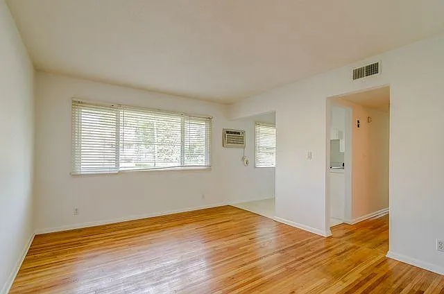 36th Avenue North — Photo 3