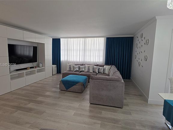 5th image of 1301 NE Miami Gardens Dr APT 425W