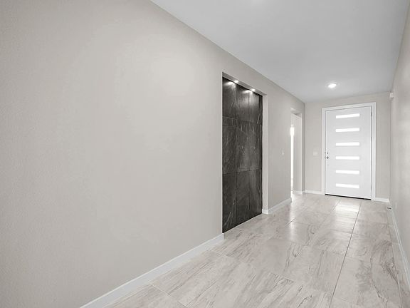 3rd image of 212 Saltford Dr