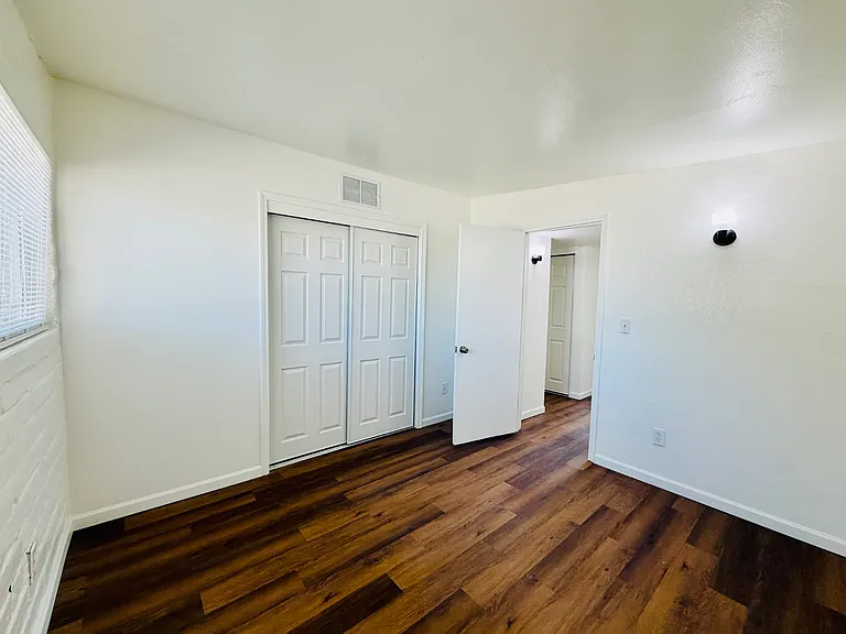 The Derby Apartments — Photo 5