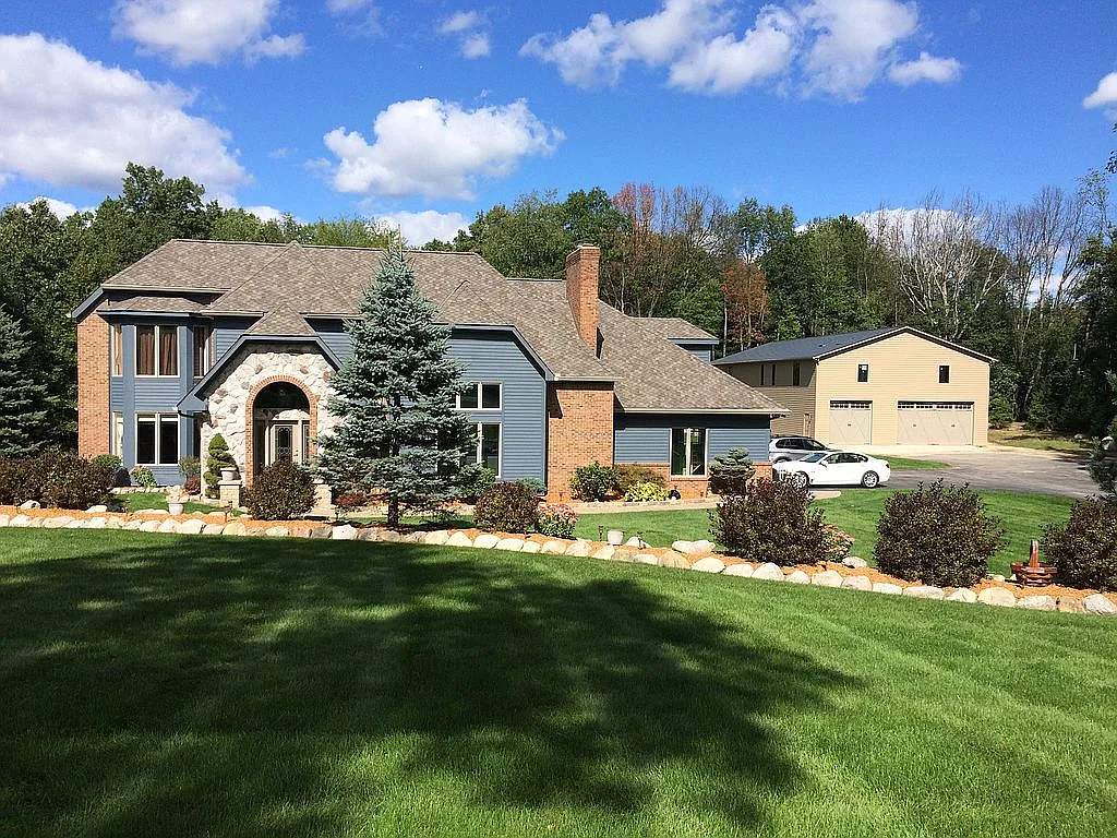 4755 Treasure Lake Dr photo 1