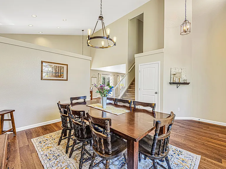 1443 Chesham Cir — Photo 3