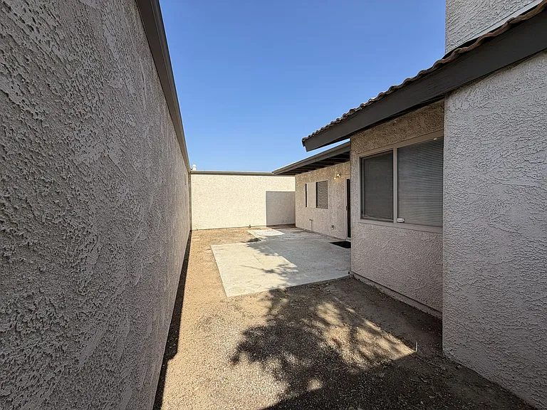 1594 Christopher Ln — Photo 27