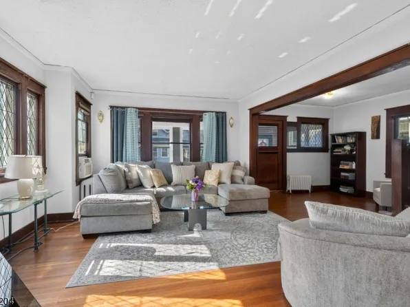 19 Ashwood Ter, West Orange Twp., NJ 07052