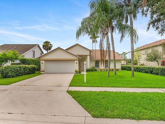 3rd image of 9888 Cross Pine Court