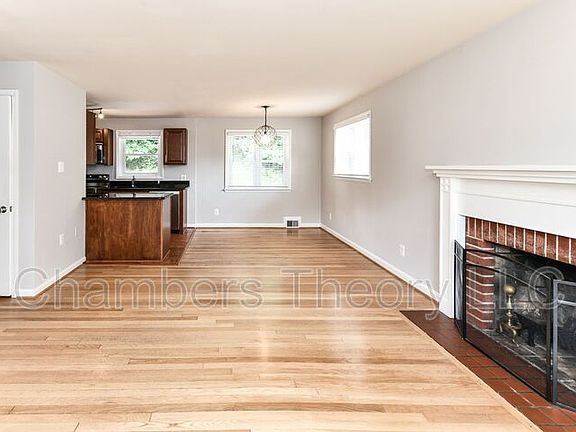 3rd image of 3222 Nealon Dr