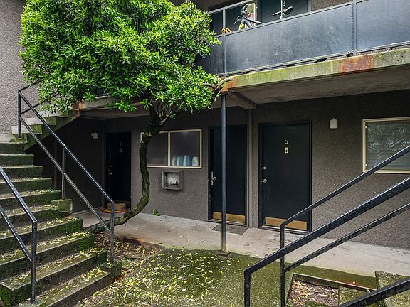 4th image of 1627 15th Ave Unit 5