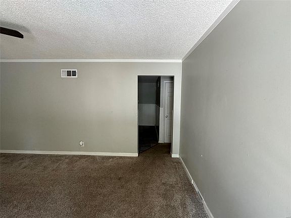 3rd image of 9112 Bobb Ave
