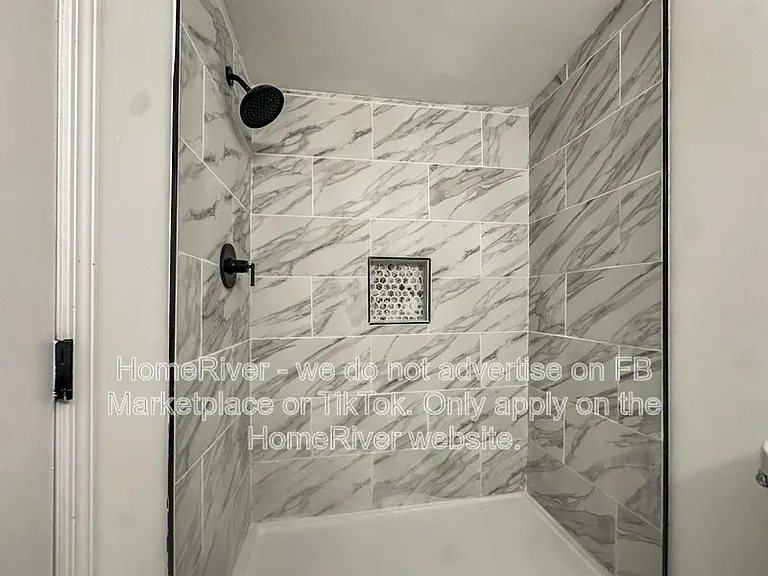 2313 Poplar St — Photo 10